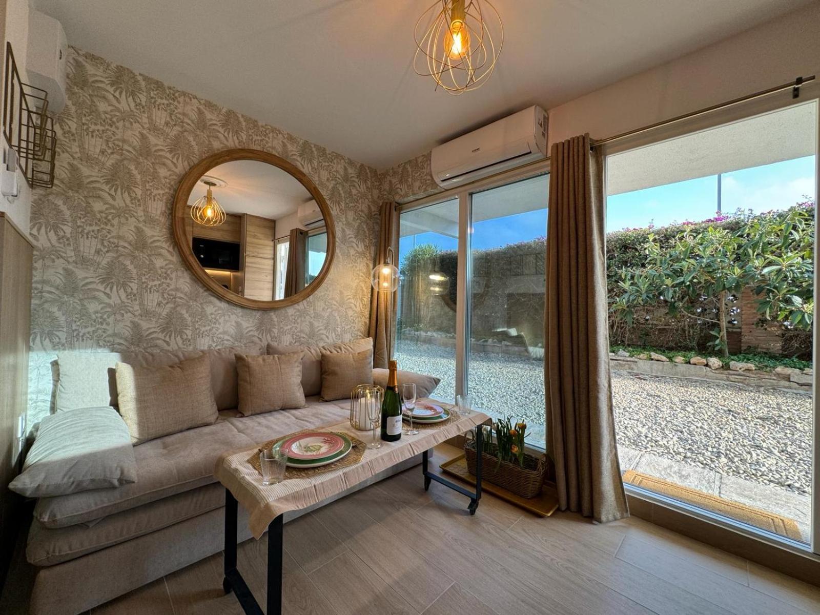 Apartamento The Mini Castelldefels Exterior foto